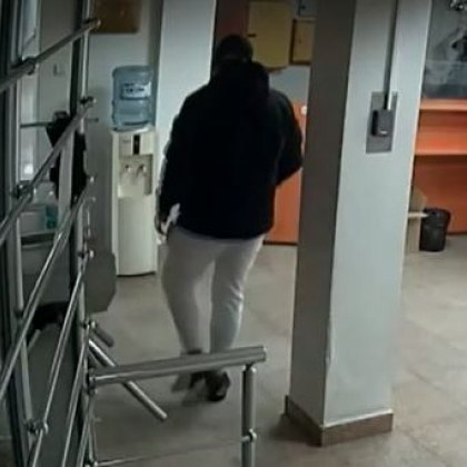 Мъжът обвинен че е нападнал охранител в Центъра за спешна помощ