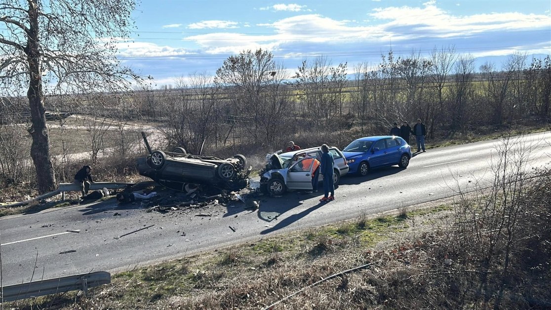 Двама загинаха при катастрофата край Пловдив, четирима младежи са в болница