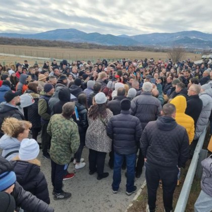 Нов протест затвори за часове днес пътя между с Ябълково