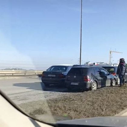 Катастрофа с четири леки автомобила стана днес в София Инцидентът