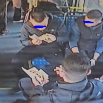 Гладни младежи превърнаха пловдивски автобус в закусвалня Тийнейджър сладко сладко похапвал