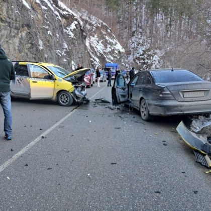 Трима са пострадали в тежката катастрофа на пътя Асеновград