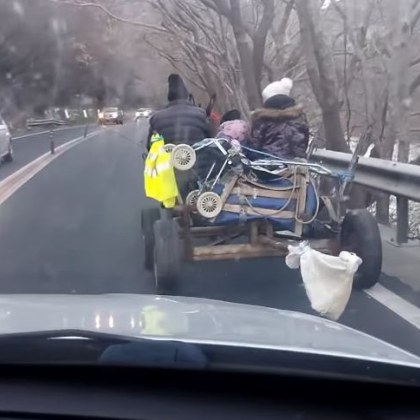 Водач алармира за потенциално опасна ситуация на оживен път Каруца в