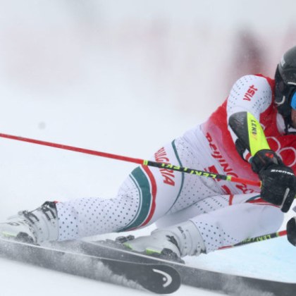 Най добрият български алпийски скиор Алберт Попов спечели нощния слалом в