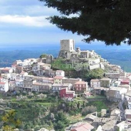 В малкото италианско селце Белкастро разположено в южния регион на