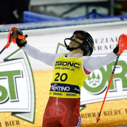 Най добрият български алпийски скиор Алберт Попов спечели нощния слалом в