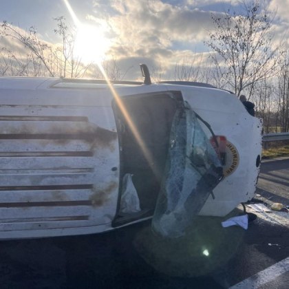 Катастрофа затрудни движението на главния път от Бургас в посока