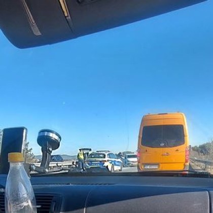 Катастрофа затруднява движението на АМ Тракия алармират водачи По първоначална информация