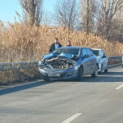 Катастрофа е станала днес на Околовръстното в Пловдив За това