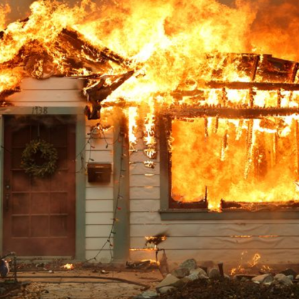 Генералното консулство на България в Лос Анджелис предупреди във Facebook страницата си че пожарите в