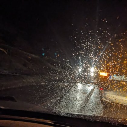 От 19 40 часа пътят София Монтана през прохода Петрохан в Стара