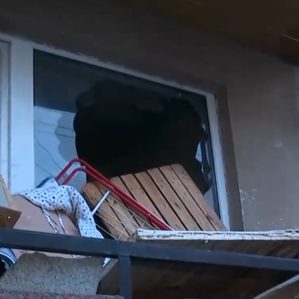 Денонощен ад Така живеещи във вход с 24 апартамента в