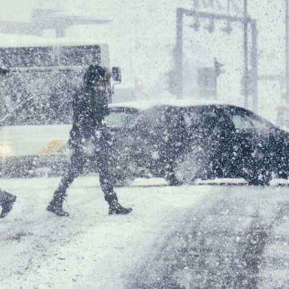 Жълт код за валежи от сняг обявиха в Западна и