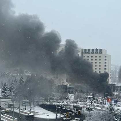 Павилион за бързо хранене зад Националния дворец на културата НДК