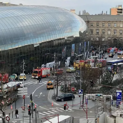 Десетки хора бяха ранени след като два трамвая се сблъскаха на голяма