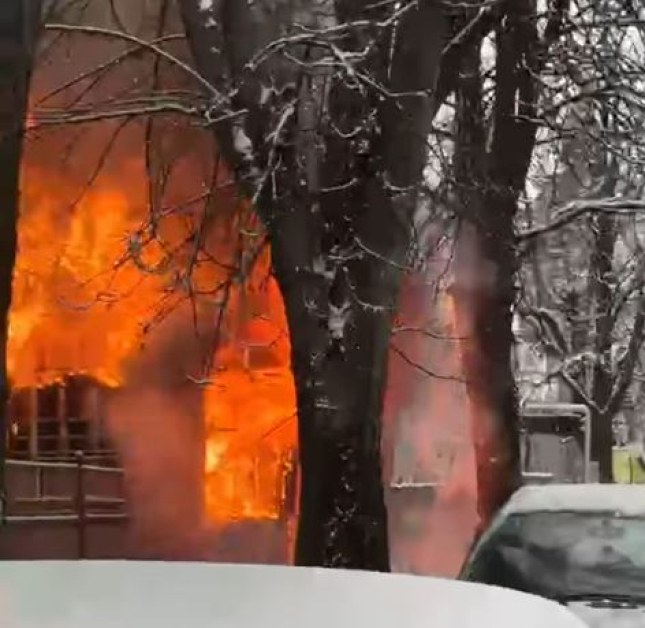 Пожар гори в София