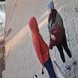 Жена отмъкна цвете за 18 лв, със здраве да си ползва спестените пари ВИДЕО