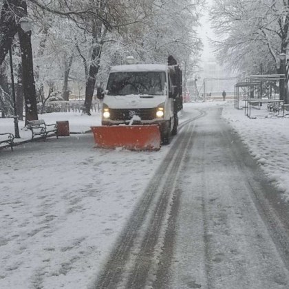 Улиците в Пловдив са почистени до асфалт движението на пътните