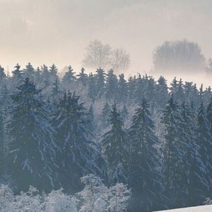 От север облачността ще се разкъсва и намалява в Северна