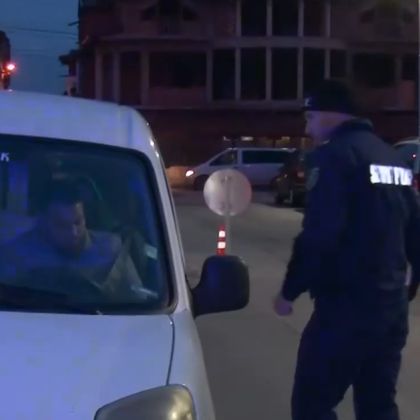 Полиция и Жандармерия са разположени на входовете на няколко населени