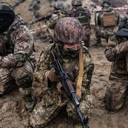 Украинските въоръжени сили разполагат с повече от сто военни бригади