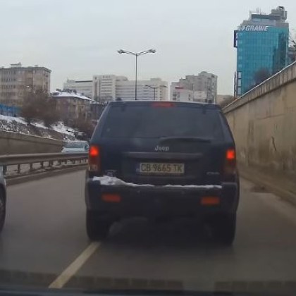 Абсурден случай на агресия на пътя в София Водач с черен