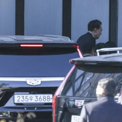 Следователи от държавната агенция за борба с корупцията на Южна