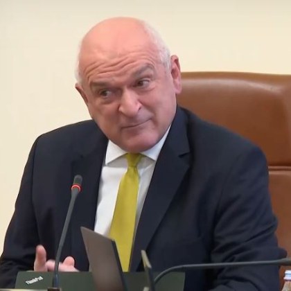 Няма нищо по добро от редовно правителство което се ползва с