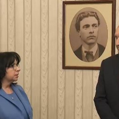 Президентът Румен Радев връчи първия проучвателен мандат за съставяне на