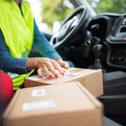 Електронните магазини нямат право да принуждават потребителите да получат покупките