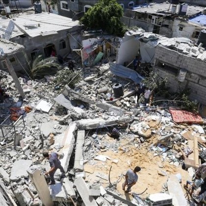 Властите на Хамас в Газа обявиха че най малко 71 палестинци