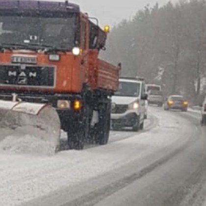 Полицаи от РУ Панагюрище съставиха акт на водач на снегопочистващ автомобил