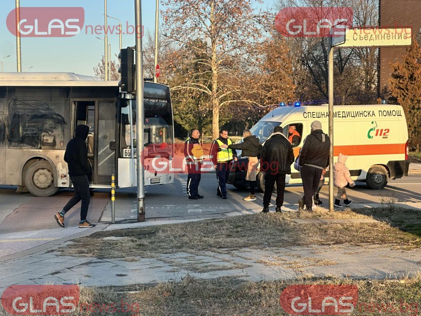 Автобус на градския транспорт в Пловдив блъсна възрастна пешеходка СНИМКИ