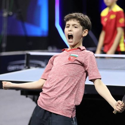 12 годишният Стефан Бончев триумфира на Световната купа по тенис на