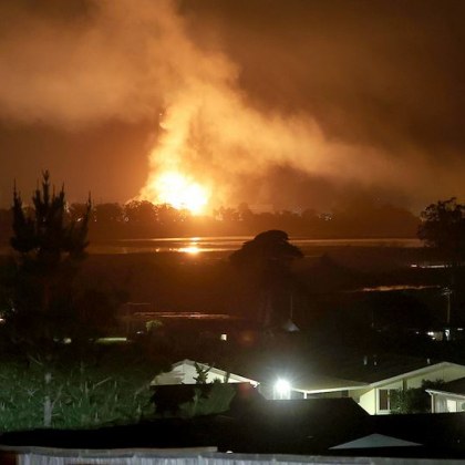 Пожар в най големия в света завод за литиево йонни батерии в