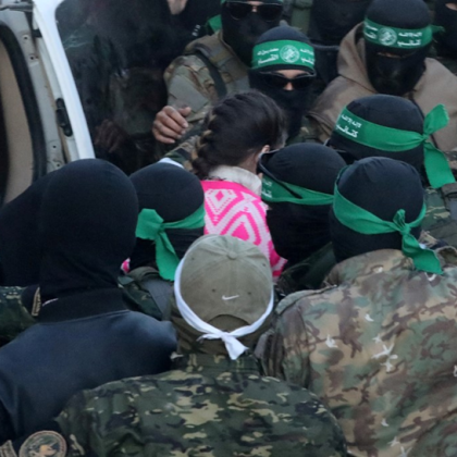 Трима заложници бяха освободени дне каза премиерът Бенямин Нетаняху след