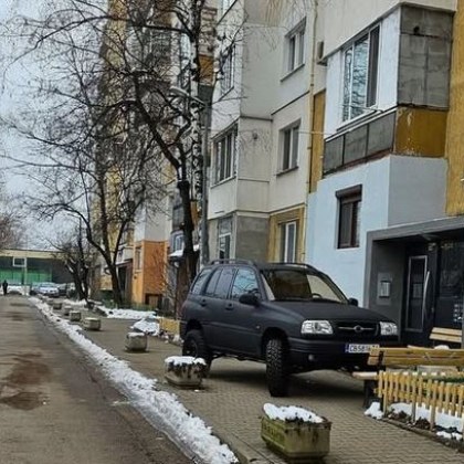 Водач с малък джип успя да привлече погледите на съгражданите