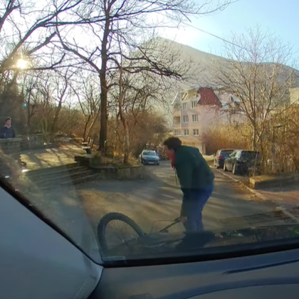 Шокиращо видео публикувано от Мария Соренсес в социалната мрежа Facebook