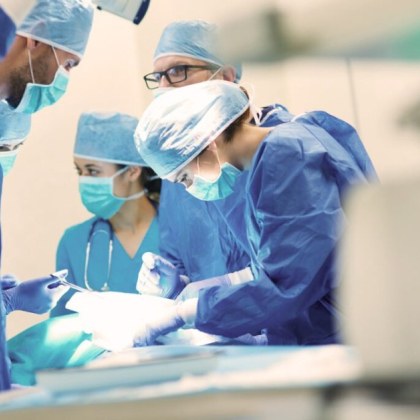 Отстраниха 1 5 килограмов тумор в бъбрека на 8 годишно момиченце в детската болница