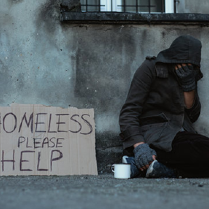 Анонимна потребителка на Facebook предупреди бургазлии че 35 годишен просяк иска