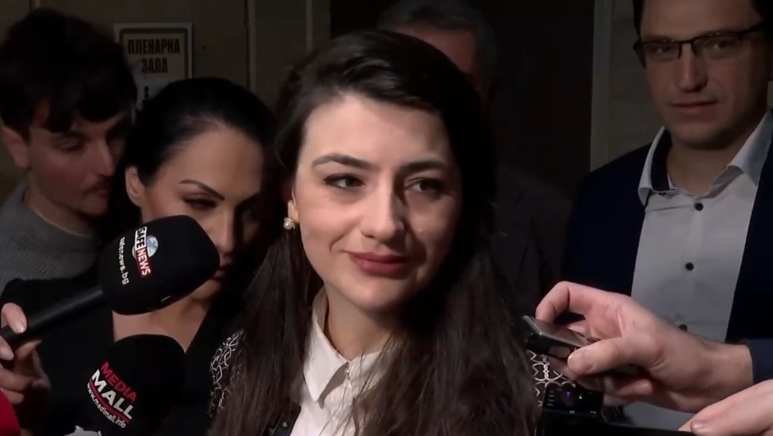 Лена Бориславова се отказа от депутатския си имунитет