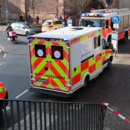 В баварския град Ашафенбург двама души бяха убити а други двама бяха