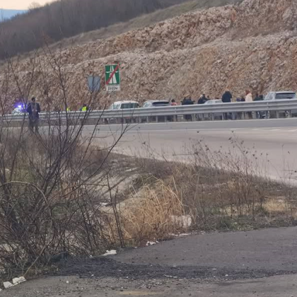 Временно е ограничено движението на АМ Хемус при км 78