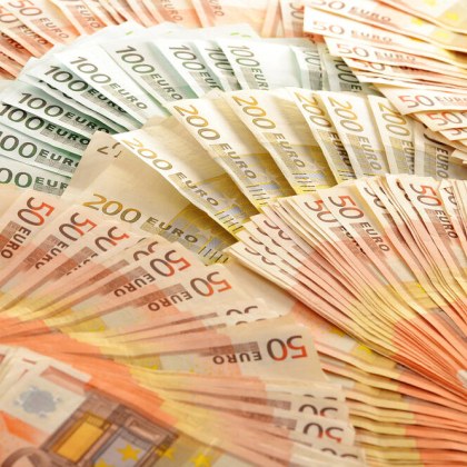 Участници в престъпна група за фалшифициране и използване на фалшификати