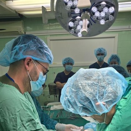 Рядка и сложна хирургична интервенция извършена от проф Ангел Учиков