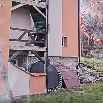 Охранителна камера е запечатала момента на газовата експлозия в къща в