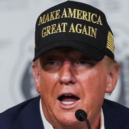 Доналд Тръмп уволни 17 инспектори от американски правителствени институции Сред