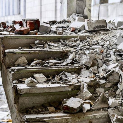 Спасители в Турция извадиха днес телата на 23 годишна жена и мъж за когото се смята че е