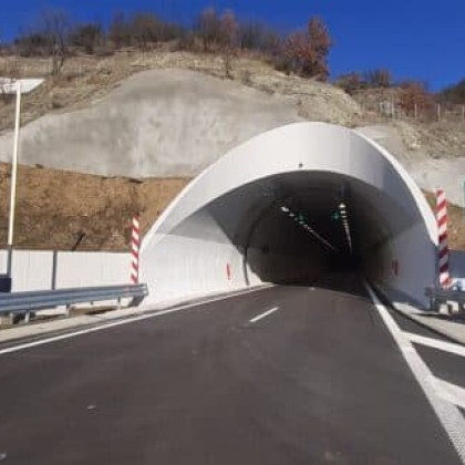 За 24 часа ограничават движението в посока Кулата през тунел