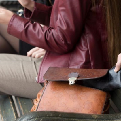 Калина Стаматова алармира в социалната мрежа Фейсбук за кражба извършена